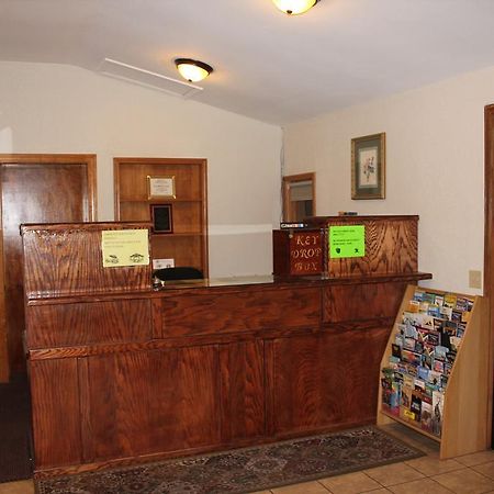 Oak Hill Inn And Suites Tahlequah Exterior photo
